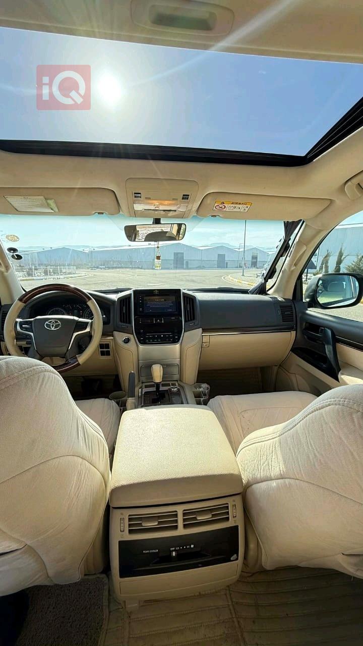 تويوتا لاندكروزر